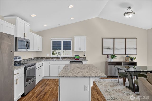 1477 W Gateway Heights Loop, Sedro Woolley, WA 98284