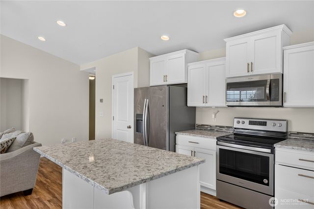 1477 W Gateway Heights Loop, Sedro Woolley, WA 98284