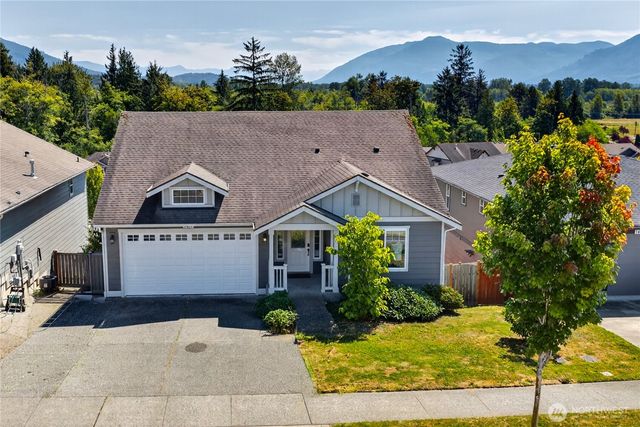 1477 W Gateway Heights Loop, Sedro Woolley, WA 98284