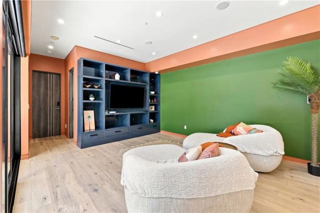 425 N Alfred, Los Angeles, CA 90048