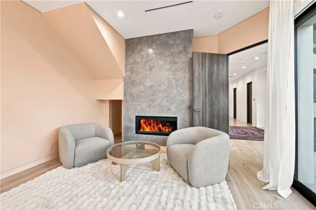 425 N Alfred, Los Angeles, CA 90048
