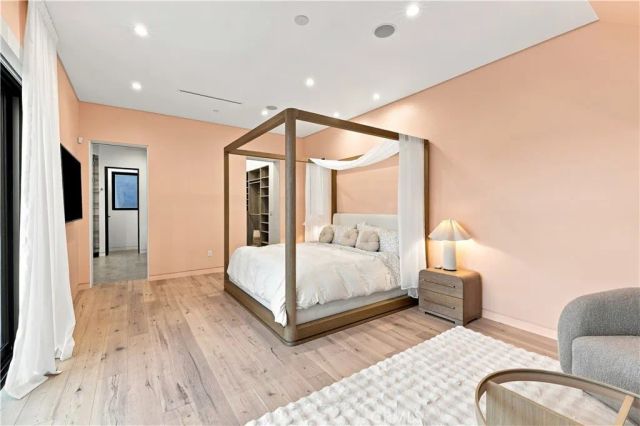 425 N Alfred, Los Angeles, CA 90048