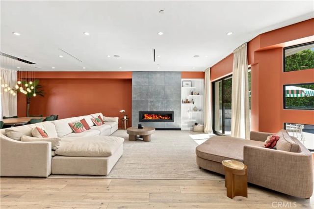 425 N Alfred, Los Angeles, CA 90048