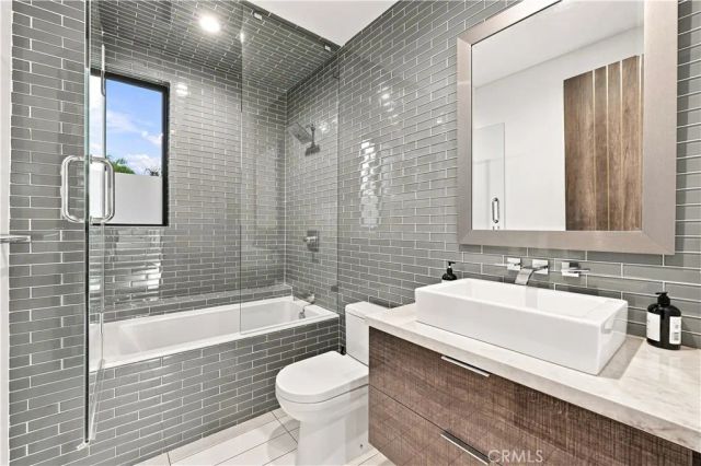 425 N Alfred, Los Angeles, CA 90048