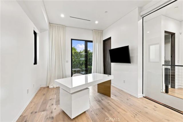 425 N Alfred, Los Angeles, CA 90048