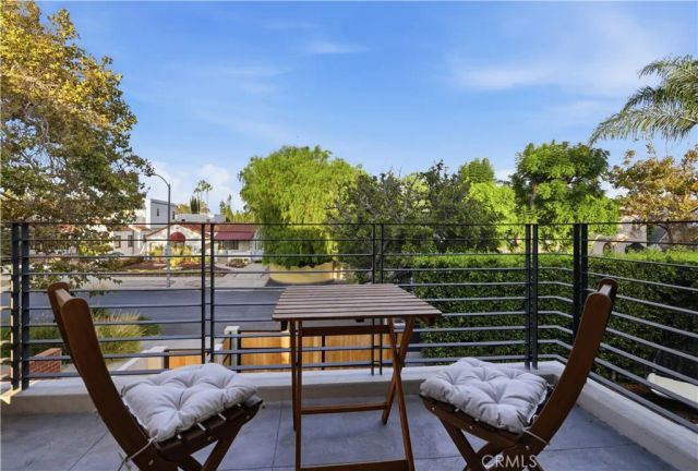 425 N Alfred, Los Angeles, CA 90048
