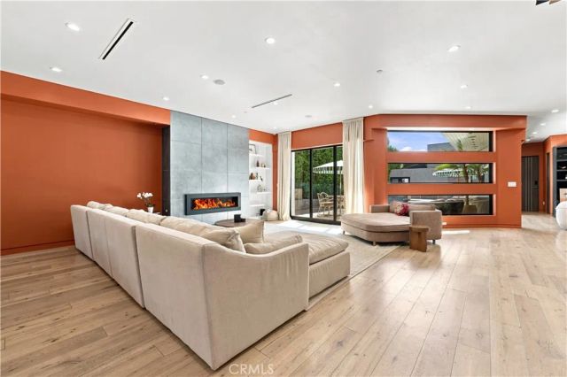 425 N Alfred, Los Angeles, CA 90048