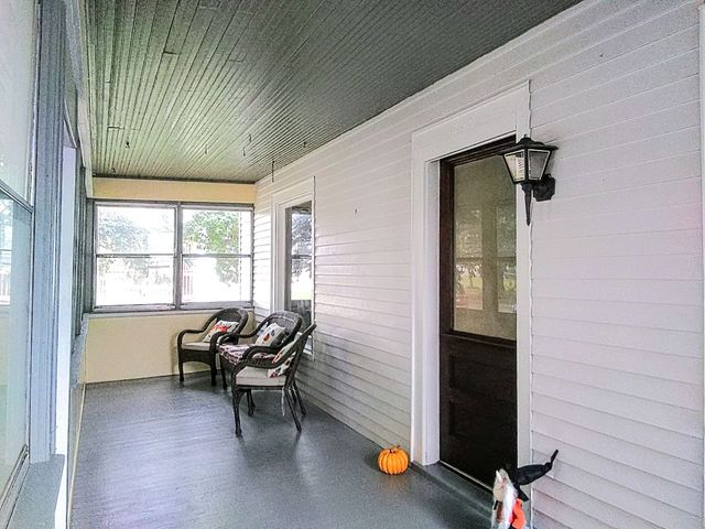 108 N Wesley Avenue, Mount Morris, IL 61054