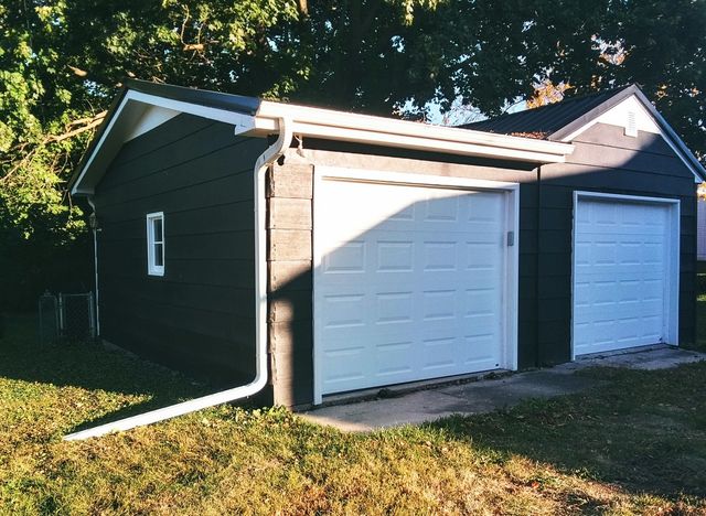 108 N Wesley Avenue, Mount Morris, IL 61054