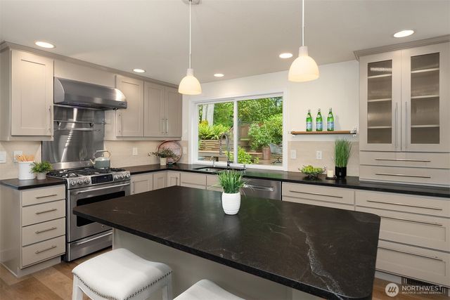 13423 NE 119th Way, Redmond, WA 98052