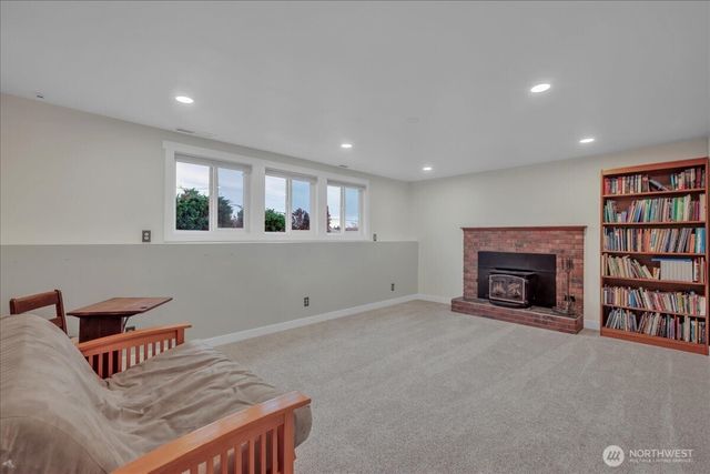 217 S Iowa Avenue, East Wenatchee, WA 98802