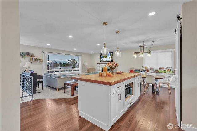 217 S Iowa Avenue, East Wenatchee, WA 98802