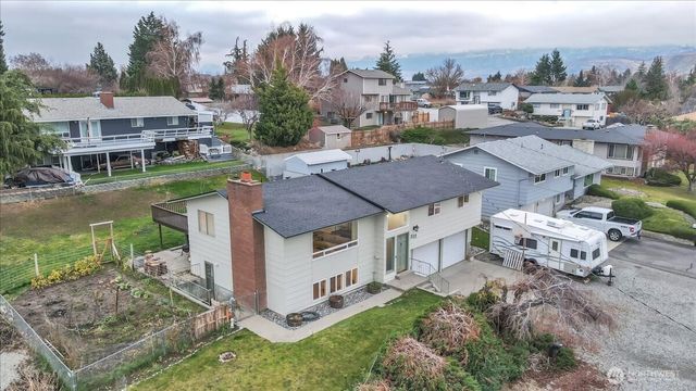 217 S Iowa Avenue, East Wenatchee, WA 98802