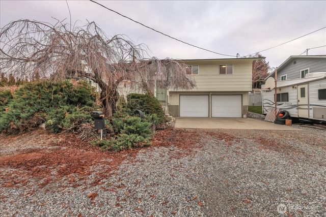 217 S Iowa Avenue, East Wenatchee, WA 98802