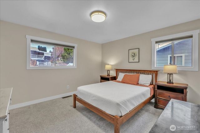 217 S Iowa Avenue, East Wenatchee, WA 98802