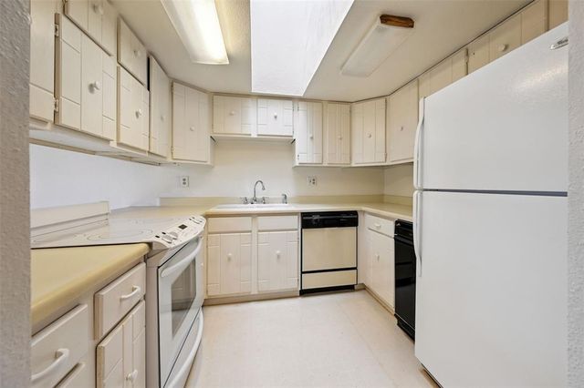 1927 Calle De Seville, Colorado Springs, CO 80904