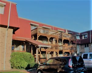 1870 Tall Oaks Drive 2104, Aurora, IL 60505