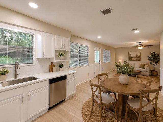 205 W Vaughn Lane, Deer Park, TX 77536