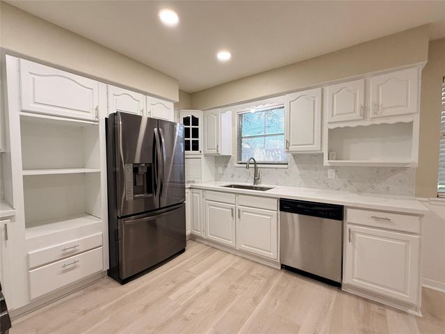 205 W Vaughn Lane, Deer Park, TX 77536