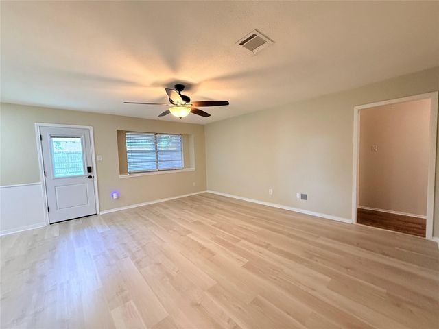 205 W Vaughn Lane, Deer Park, TX 77536
