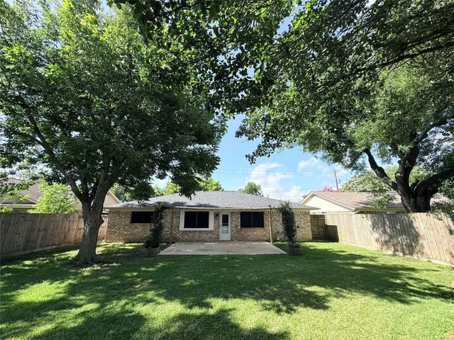 205 W Vaughn Lane, Deer Park, TX 77536