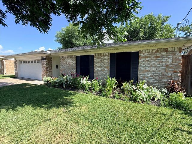 205 W Vaughn Lane, Deer Park, TX 77536