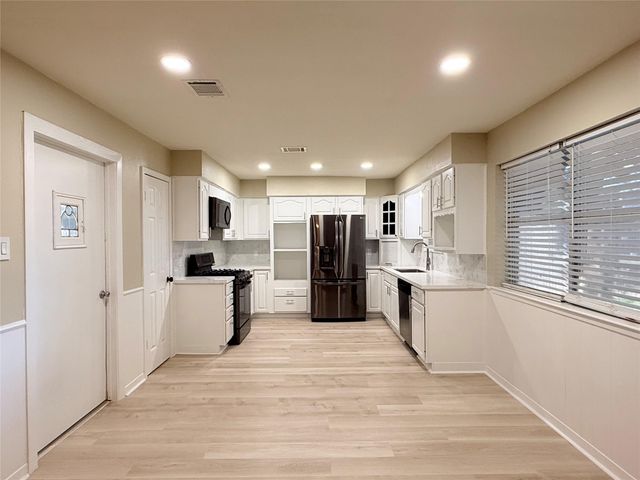 205 W Vaughn Lane, Deer Park, TX 77536