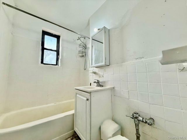 4410 Macnish Street 1G, Elmhurst, NY 11373