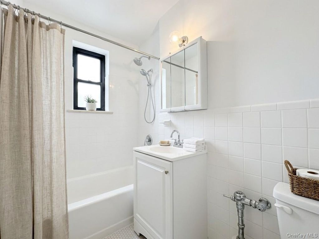 4410 Macnish Street 1G, Elmhurst, NY 11373 — photo 4