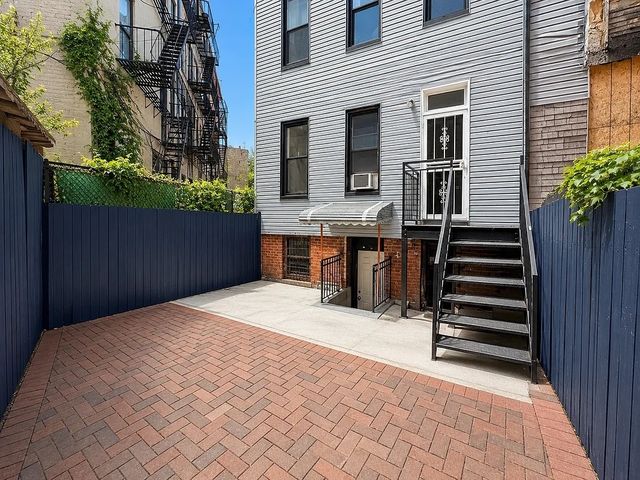 274 Bleecker Street TWN, New York City, NY 11237