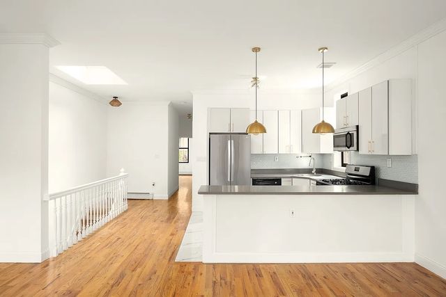 274 Bleecker Street TWN, New York City, NY 11237
