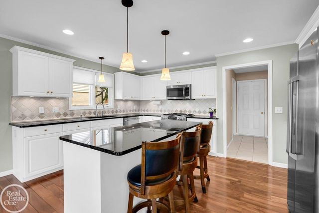 47206 Woodberry Estates Drive, Macomb Twp, MI 48044