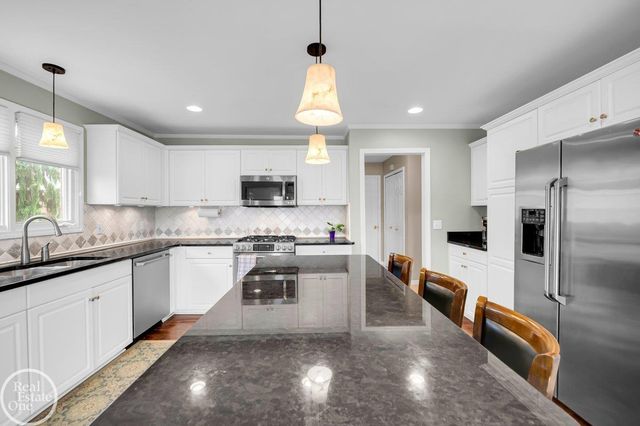 47206 Woodberry Estates Drive, Macomb Twp, MI 48044