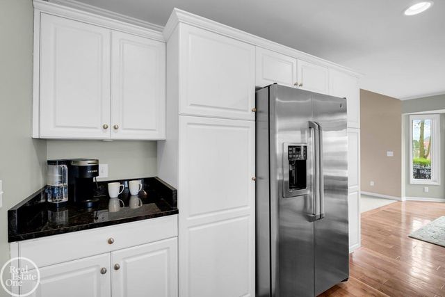 47206 Woodberry Estates Drive, Macomb Twp, MI 48044