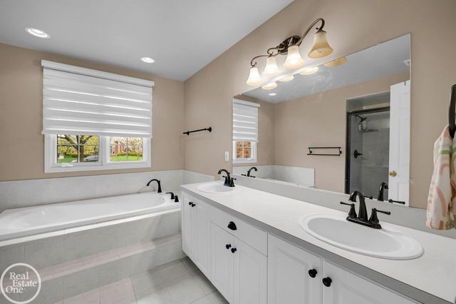 47206 Woodberry Estates Drive, Macomb Twp, MI 48044
