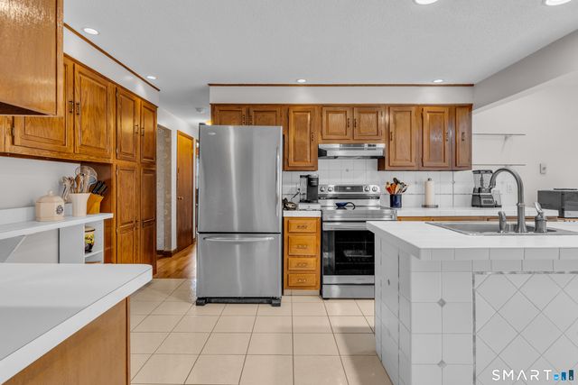 156 Bender Road, Hamden, CT 06518