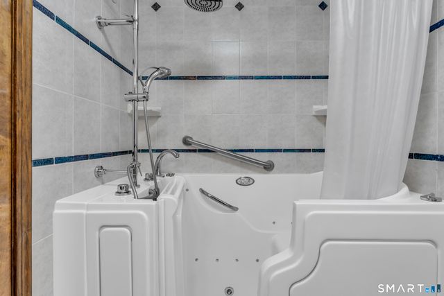 156 Bender Road, Hamden, CT 06518