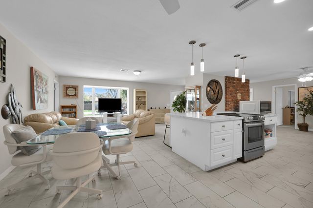 552 SW Eyerly Avenue, Port St. Lucie, Port St Lucie, FL 34983