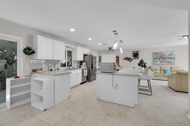 552 SW Eyerly Avenue, Port St. Lucie, Port St Lucie, FL 34983