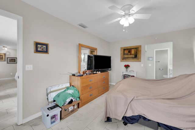 552 SW Eyerly Avenue, Port St. Lucie, Port St Lucie, FL 34983