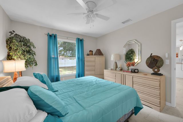 552 SW Eyerly Avenue, Port St. Lucie, Port St Lucie, FL 34983