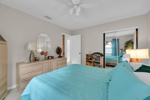 552 SW Eyerly Avenue, Port St. Lucie, Port St Lucie, FL 34983