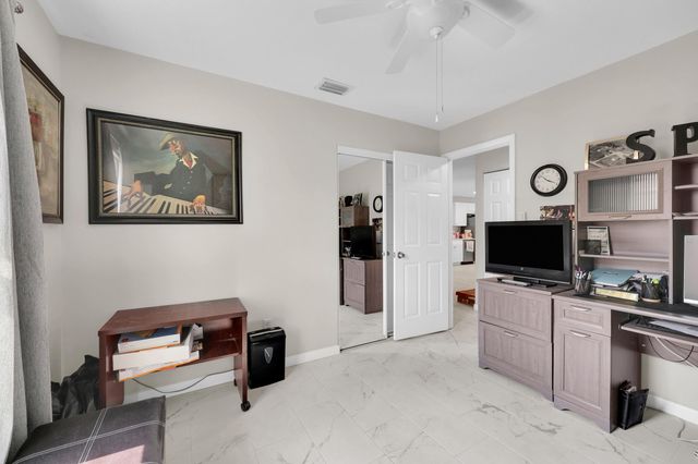552 SW Eyerly Avenue, Port St. Lucie, Port St Lucie, FL 34983