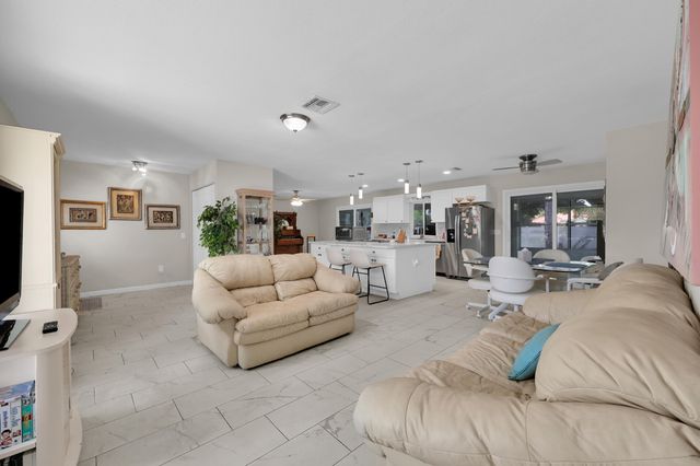 552 SW Eyerly Avenue, Port St. Lucie, Port St Lucie, FL 34983