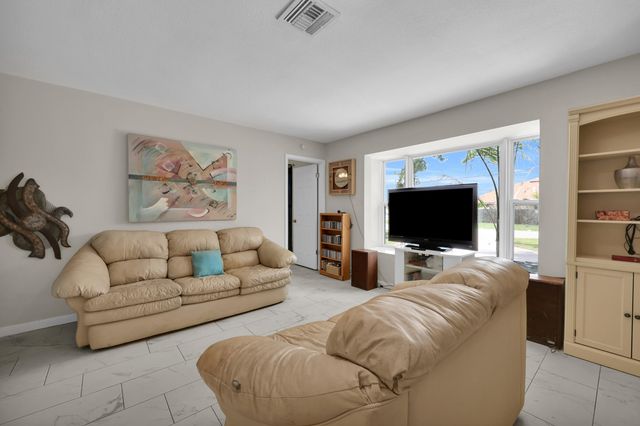 552 SW Eyerly Avenue, Port St. Lucie, Port St Lucie, FL 34983