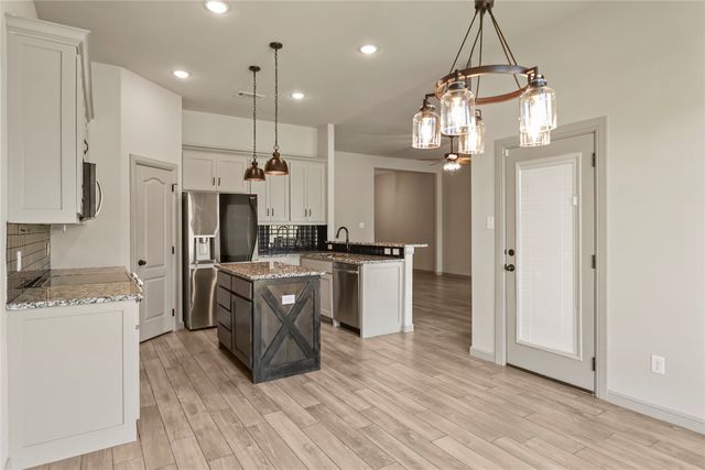 116 Grey Hound Lane, Poolville, TX 76487