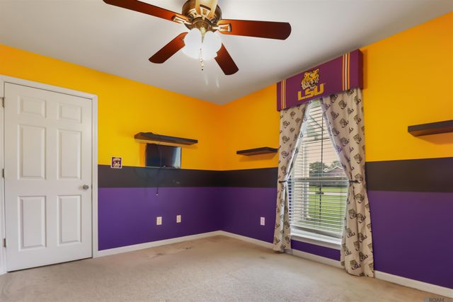 9873 Chapel Hill Dr, Denham Springs, LA 70706