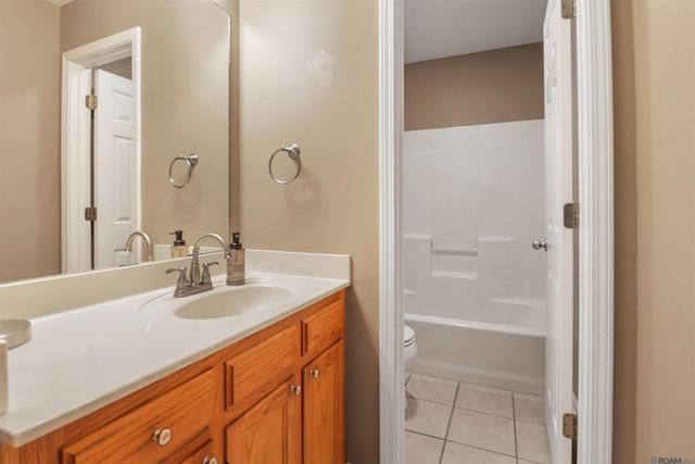 9873 Chapel Hill Dr, Denham Springs, LA 70706
