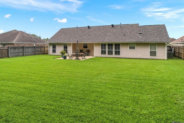 9873 Chapel Hill Dr, Denham Springs, LA 70706