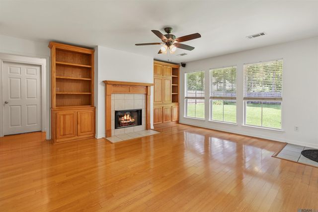 9873 Chapel Hill Dr, Denham Springs, LA 70706